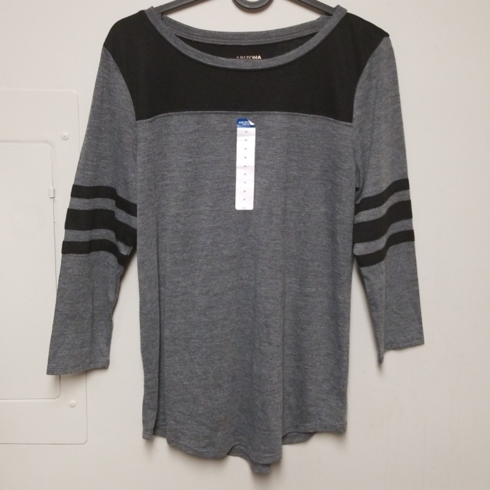 3/4 sleeve grey shirt